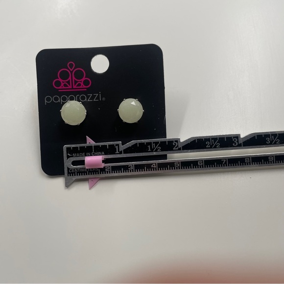 Paparazzi Glow in the Dark Earring - Picture 7 of 11